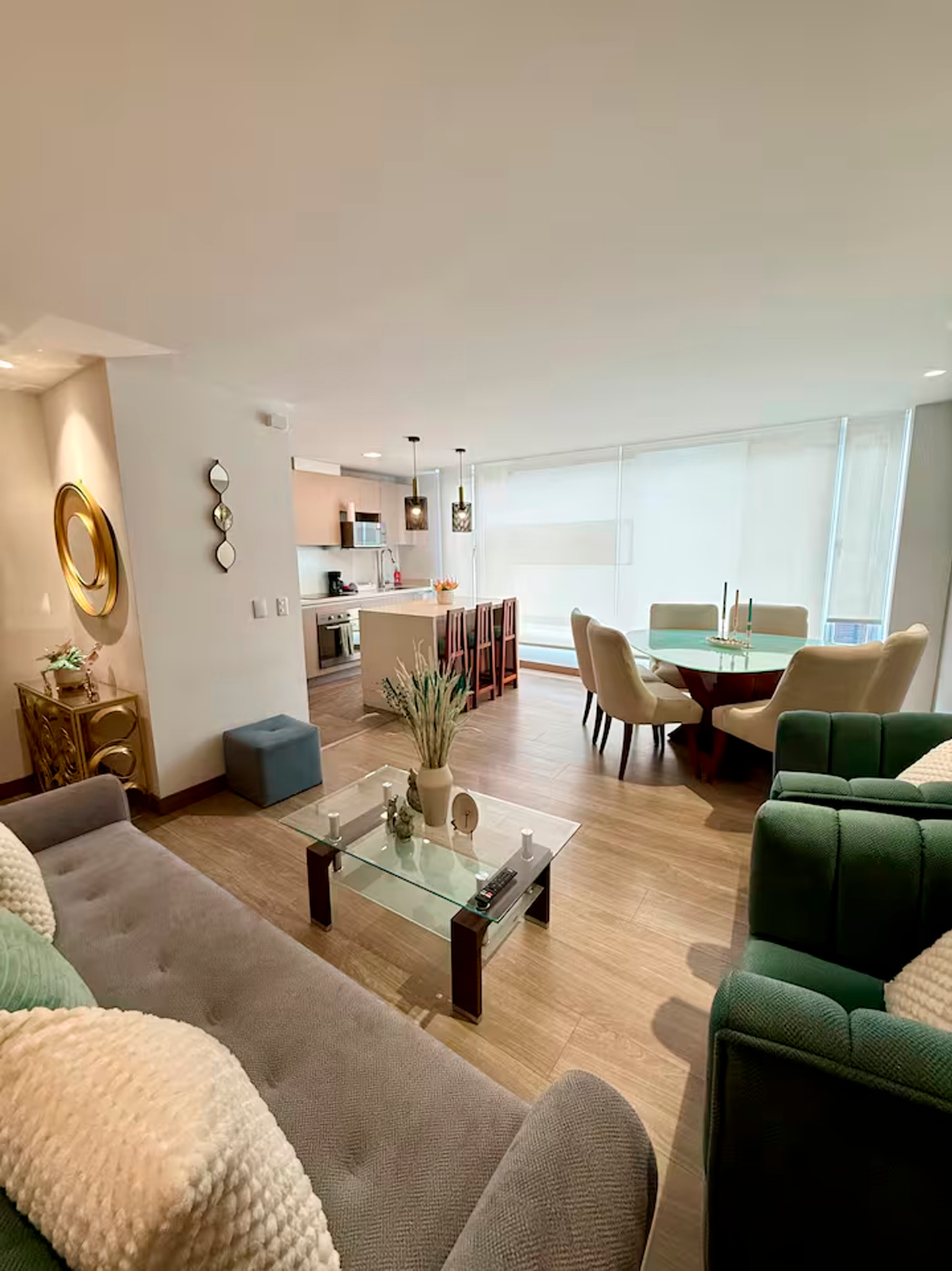 Grandinare 703 Granda Centeno — Granda Centeno, Quito